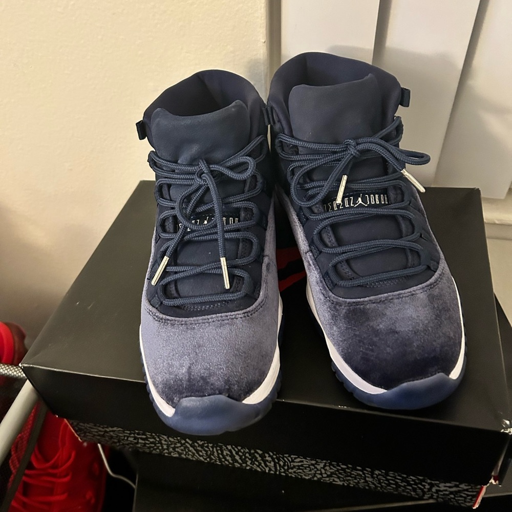 Jordan 11 - Picture 3 of 5